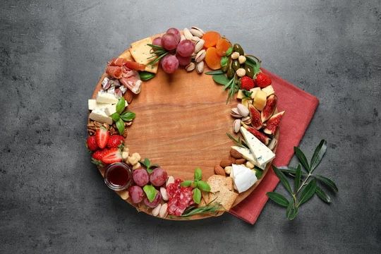 Savory Cheese Wreath 