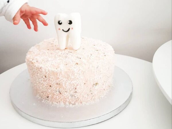 Baby's First Tooth -10 cake ideas